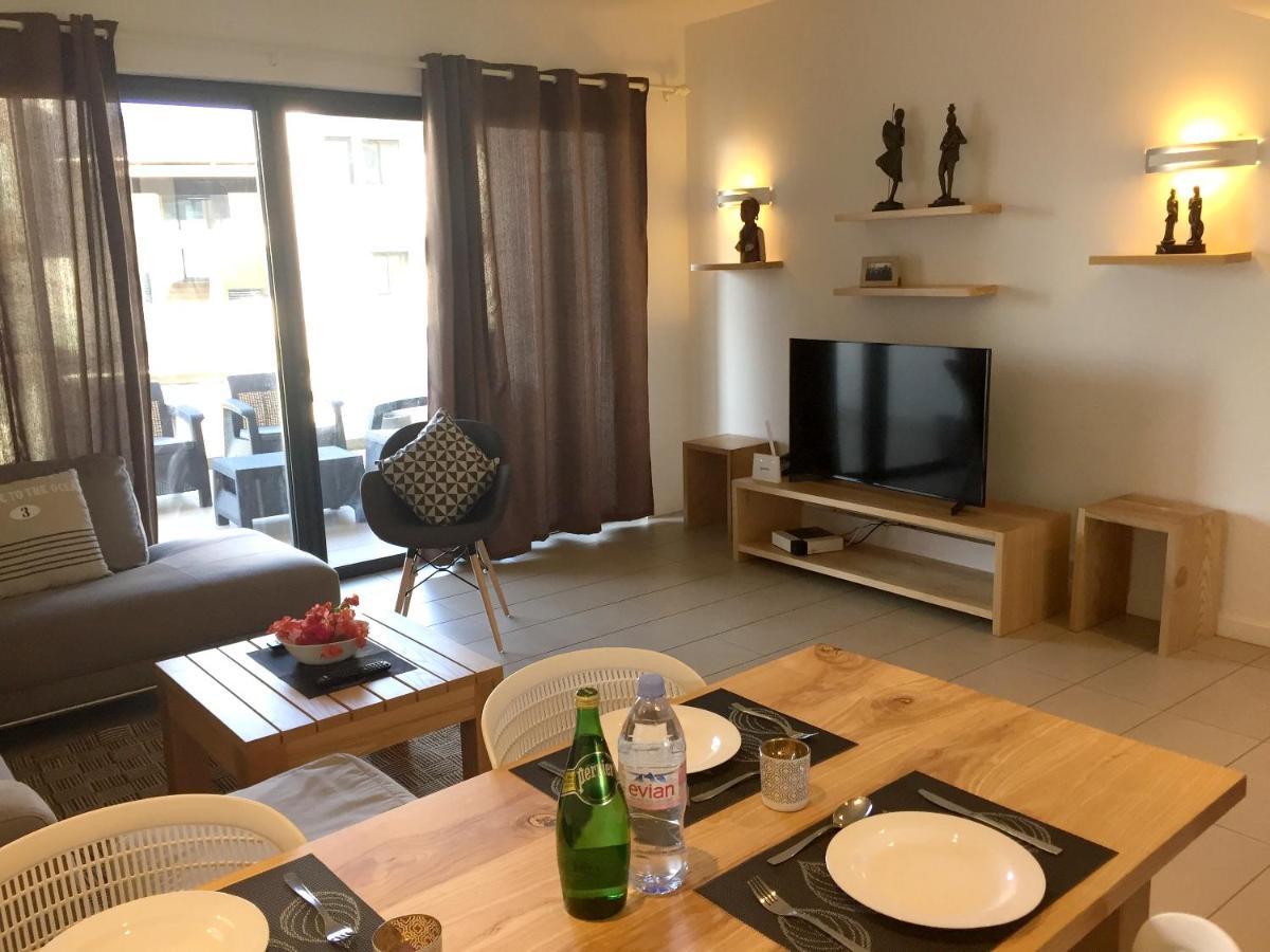 Apartment With 3 Bedrooms In Roches Noires, With Wonderful Sea View, Shared Pool, Terrace Riviere du Rempart Exterior photo